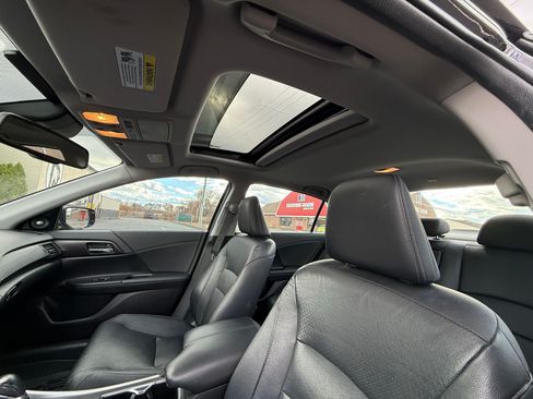 Used 2015 Honda Accord Touring image 6