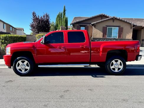 Used 2014 Chevrolet Silverado 2500 LTZ w/ LTZ Plus Package image 1