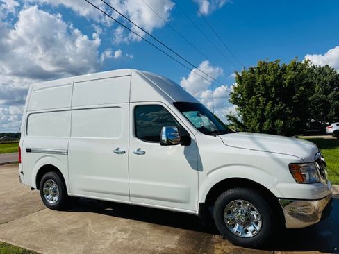 Used 2012 Nissan NV 2500 SV w/ Side Curtain Airbag Pkg RWD image 2