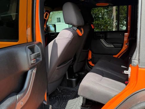 Used 2013 Jeep Wrangler Unlimited Sport AWD/4WD image 12