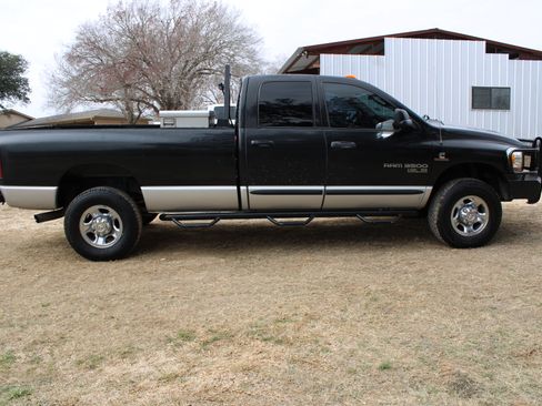 Used 2006 Dodge Ram 3500 Truck SLT image 2