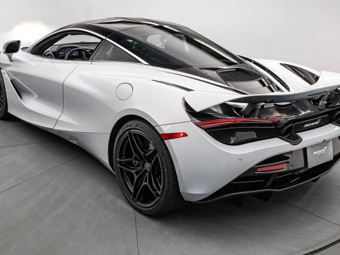 Used 2018 McLaren 720S Luxury RWD image 2