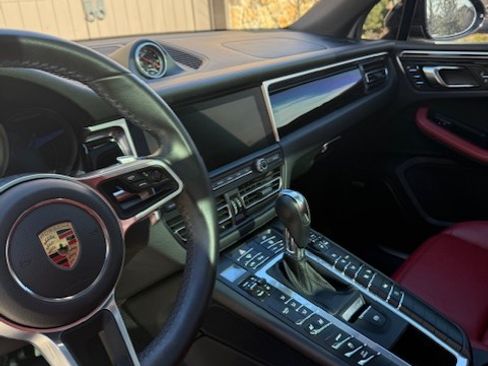Used 2020 Porsche Macan S image 10