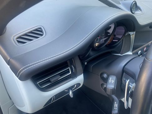 Used 2022 Porsche Macan S AWD/4WD image 11