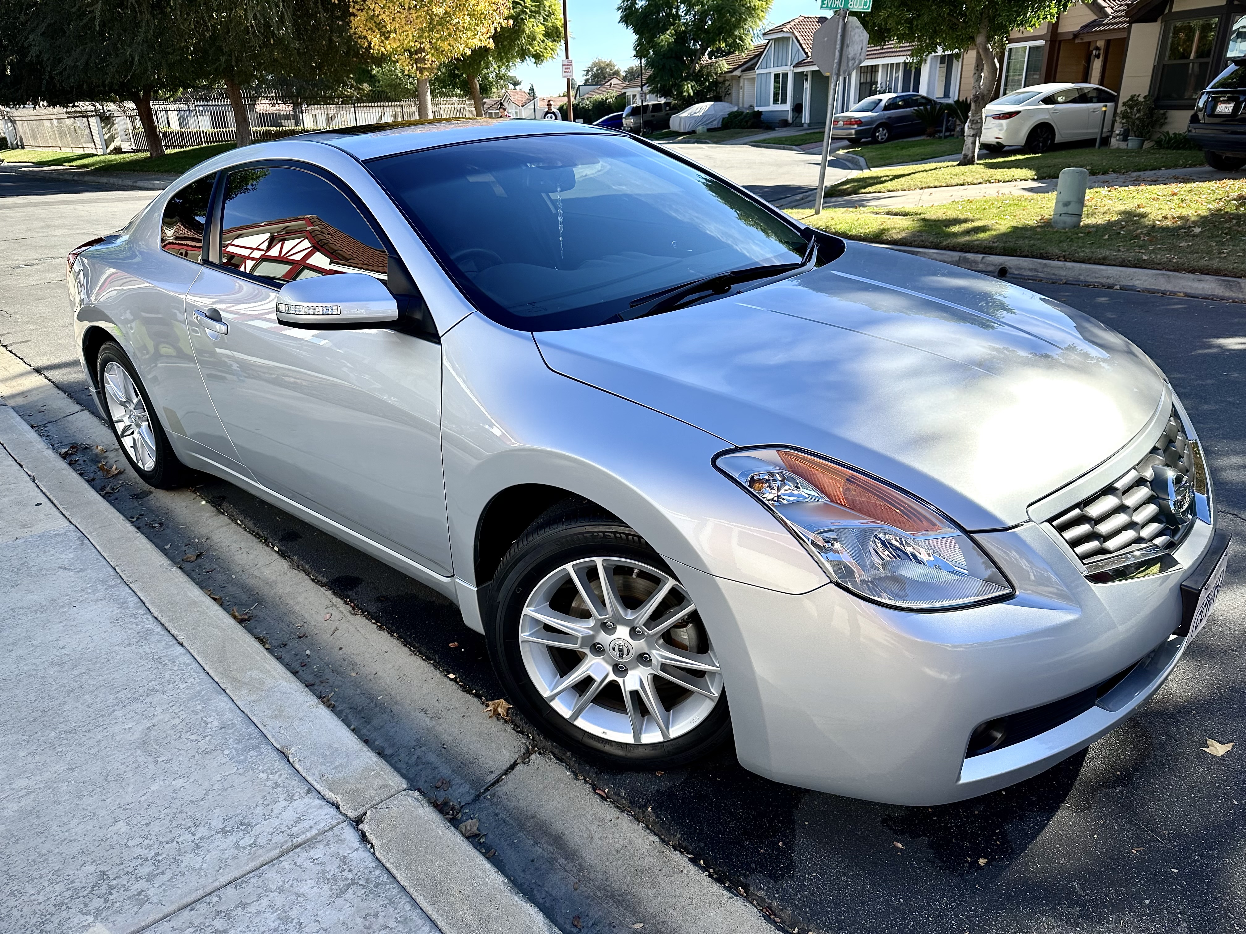 Used 2008 Nissan Altima 3.5 SE w/ Premium Pkg FWD image 1