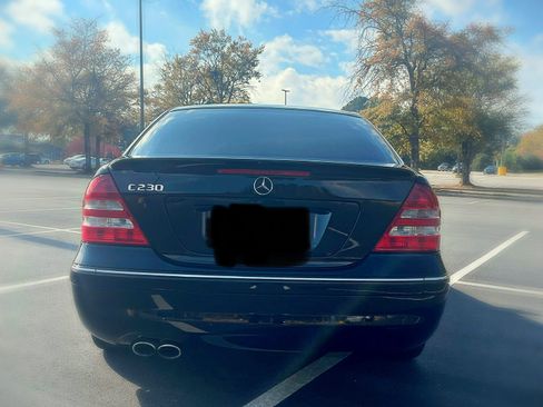 Used 2007 Mercedes-Benz C 230 Sedan image 2