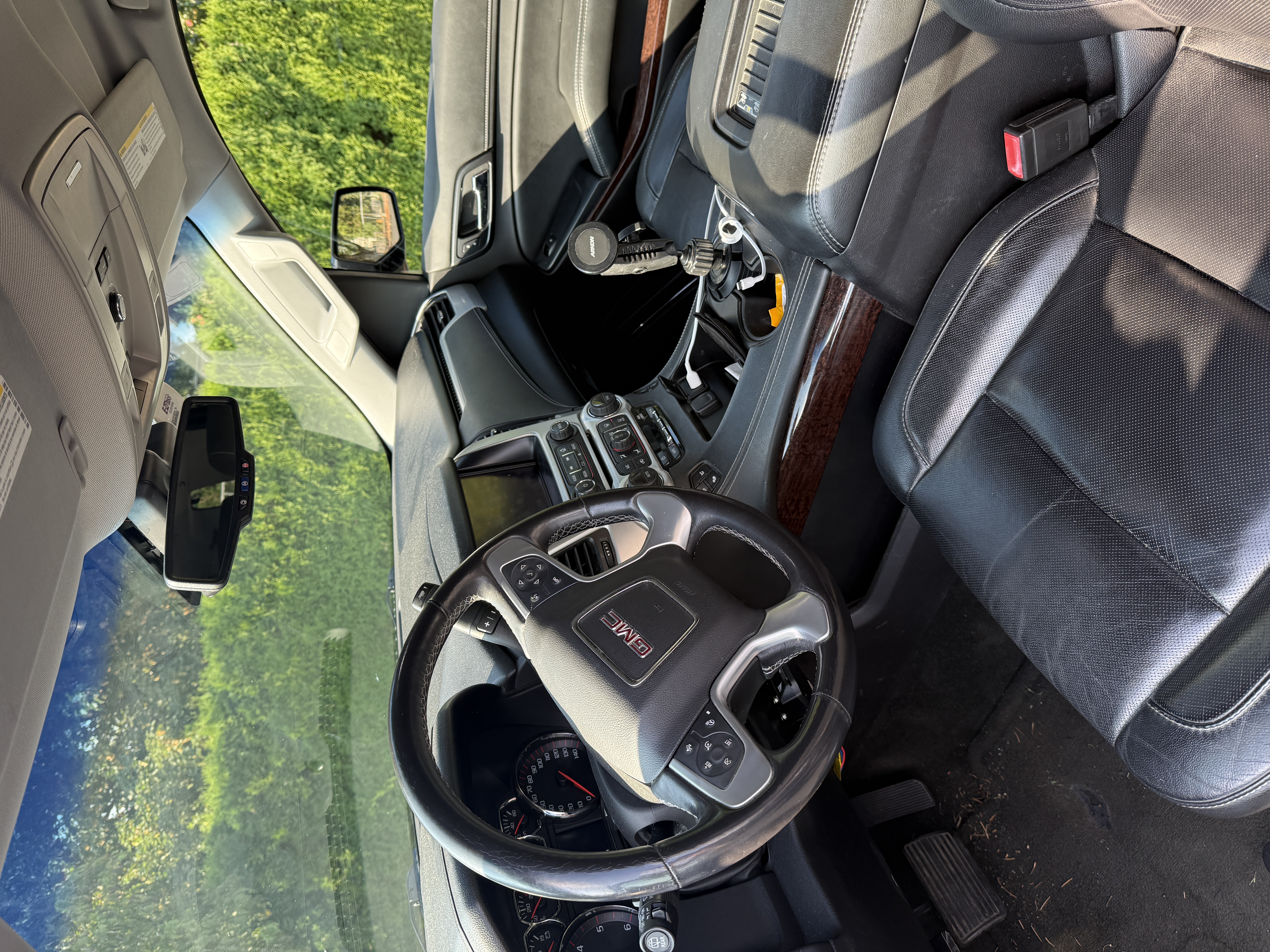 Used 2016 GMC Yukon SLT AWD/4WD image 2