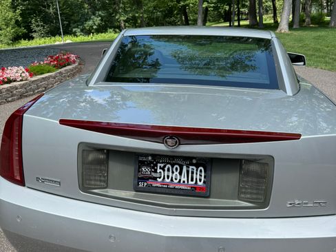 Used 2008 Cadillac XLR RWD image 17