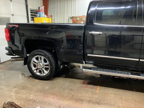 Used 2015 Chevrolet Silverado 2500 High Country w/ Duramax Plus Package image 8