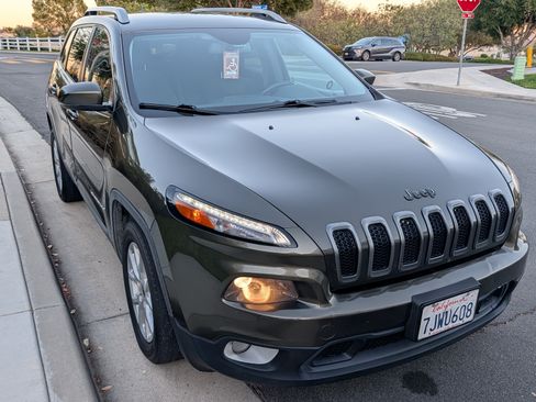Used 2015 Jeep Cherokee Latitude image 1