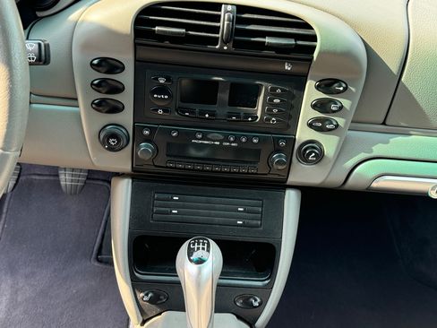 Used 2002 Porsche 911 Cabriolet image 9