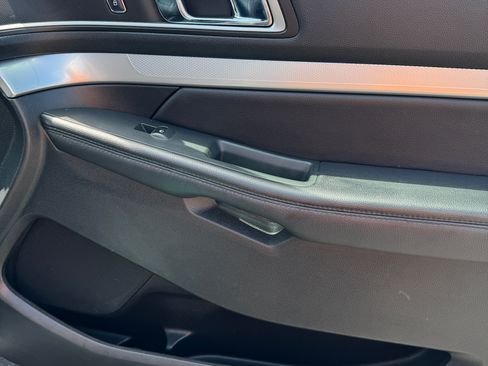 Used 2016 Ford Explorer XLT w/ Equipment Group 202A image 20