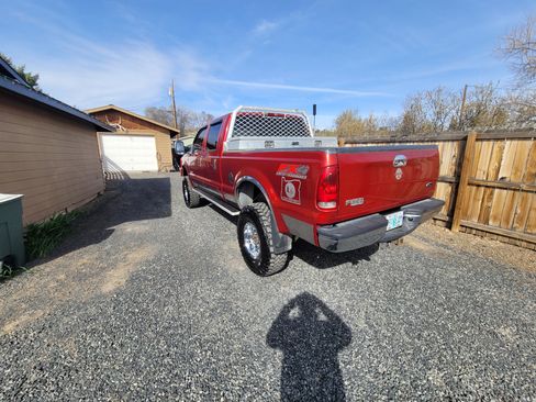 Used 2003 Ford F250 Lariat image 2