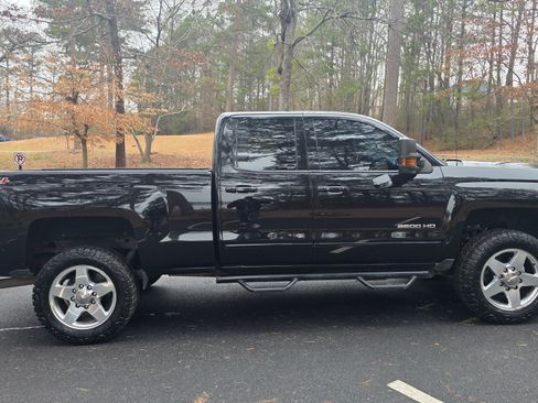 Used 2015 Chevrolet Silverado 2500 LT w/ LT Convenience Package image 6