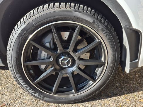 Used 2020 Mercedes-Benz GLC 300 4MATIC image 4