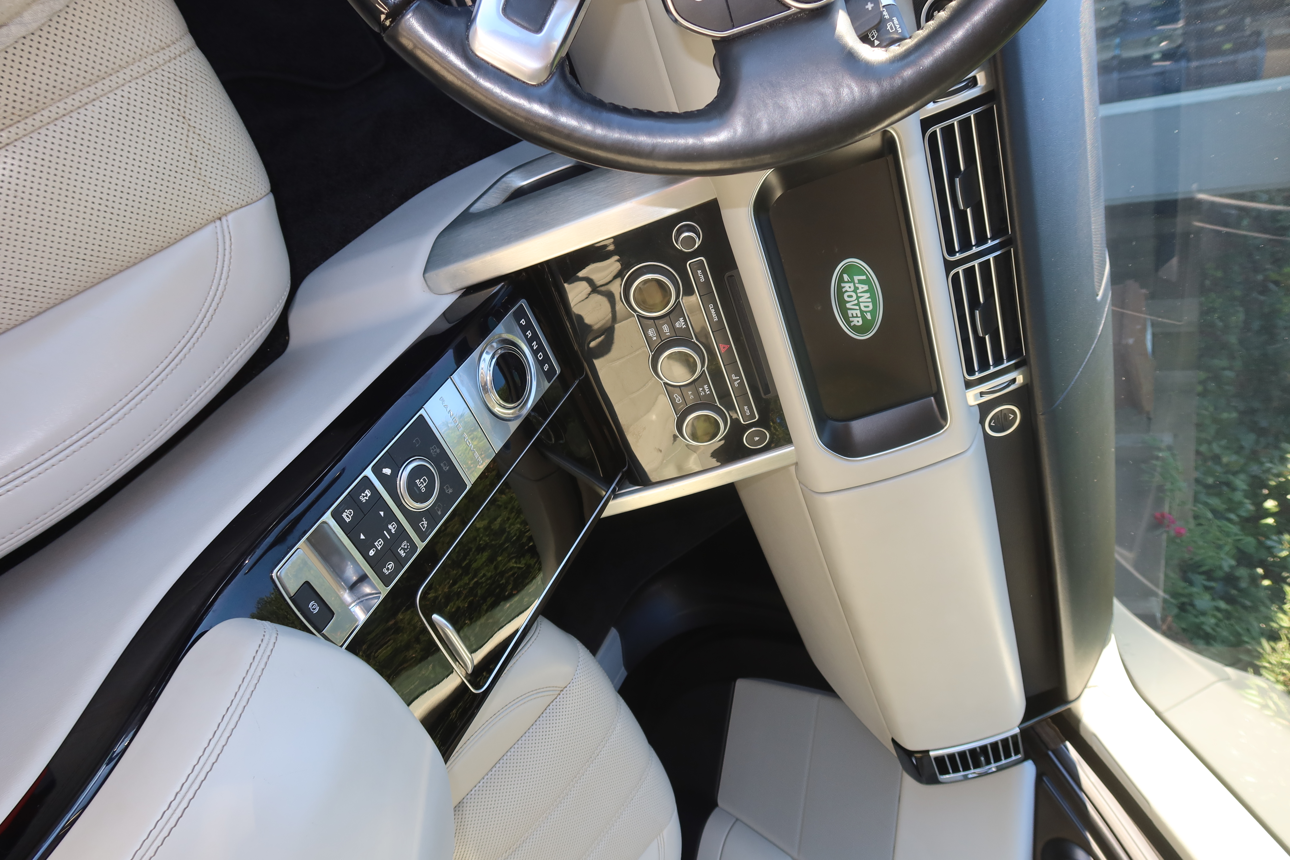 Used 2017 Land Rover Range Rover Supercharged AWD/4WD image 5