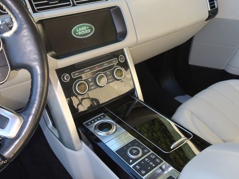 Used 2017 Land Rover Range Rover Supercharged AWD/4WD image 5