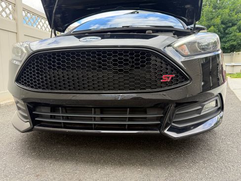 Used 2018 Ford Focus ST w/ Equipment Group 402A FWD image 23