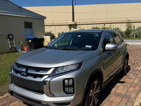 Used 2020 Mitsubishi Outlander Sport SE AWD/4WD image 5