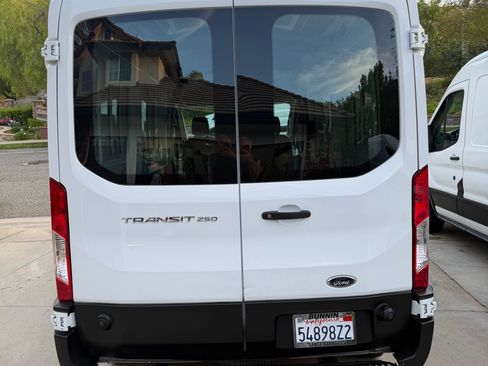 Used 2019 Ford Transit 250 148 Medium Roof image 6