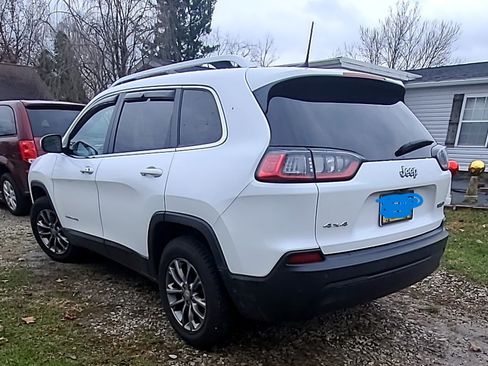 Used 2019 Jeep Cherokee Latitude Plus w/ Cold Weather Group AWD/4WD image 2