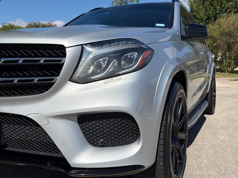 Used 2017 Mercedes-Benz GLS 550 4MATIC image 12