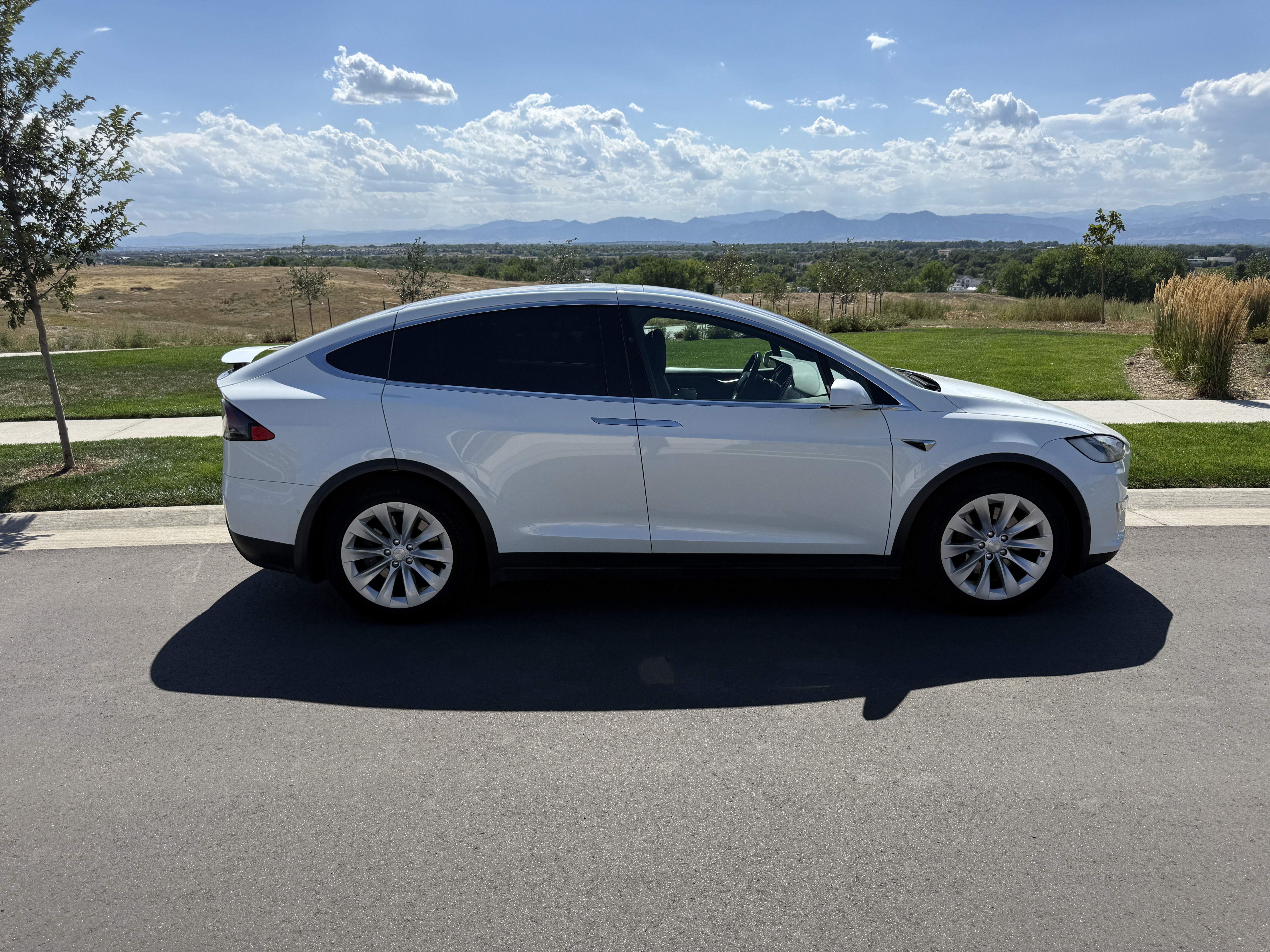 Used 2018 Tesla Model X 75D AWD/4WD image 4