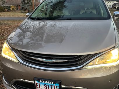 Used 2018 Chrysler Pacifica Limited w/ Advanced Safetytec Group