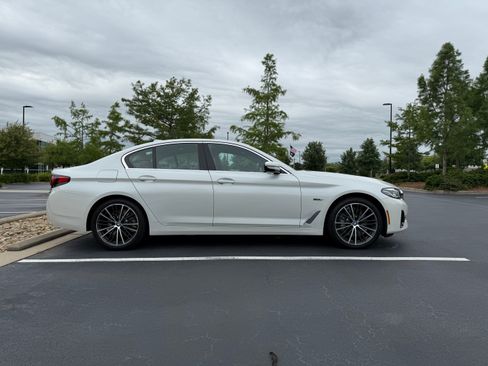 Used 2023 BMW 530e xDrive AWD/4WD image 8