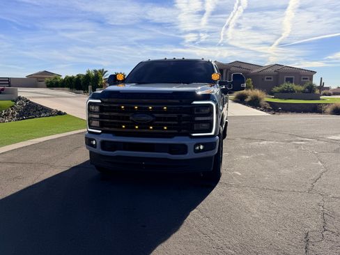 Used 2025 Ford F350 Platinum image 4