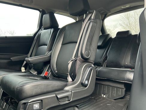 Used 2021 Honda Odyssey EX-L image 11