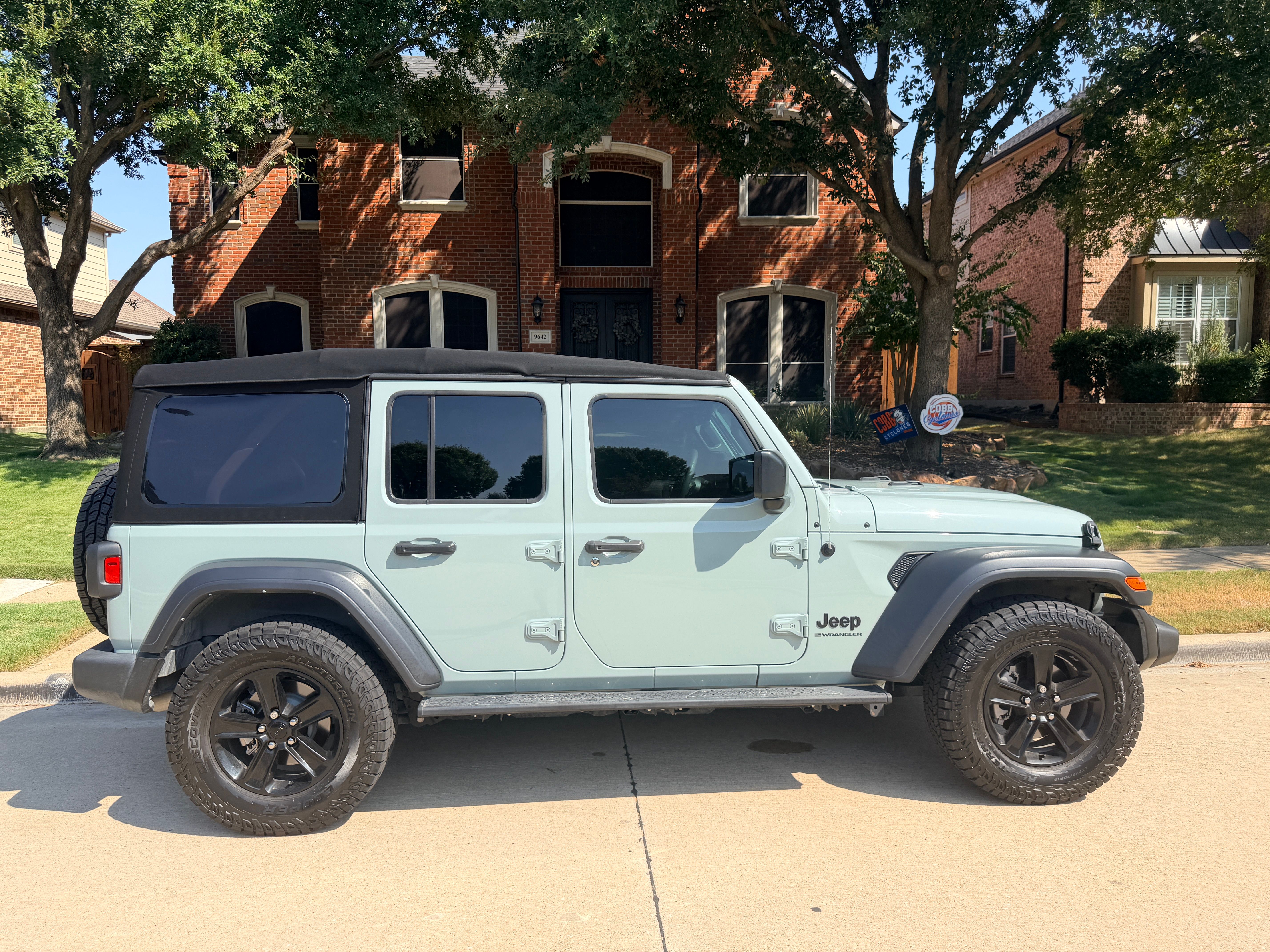 Used 2023 Jeep Wrangler Unlimited Sport AWD/4WD image 6