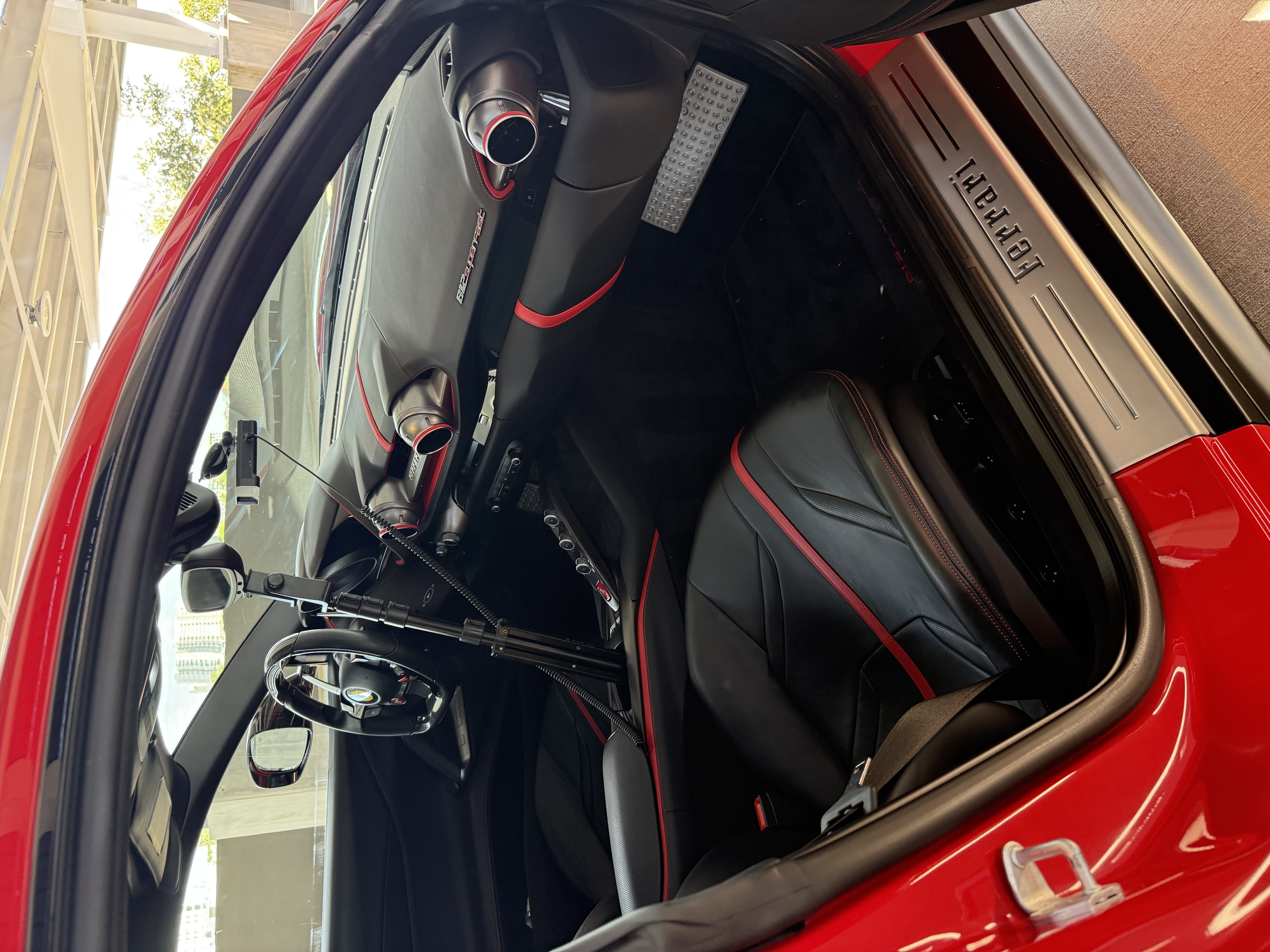 Used 2019 Ferrari 812 Superfast RWD image 16