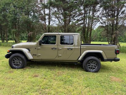 Used 2025 Jeep Gladiator Sport