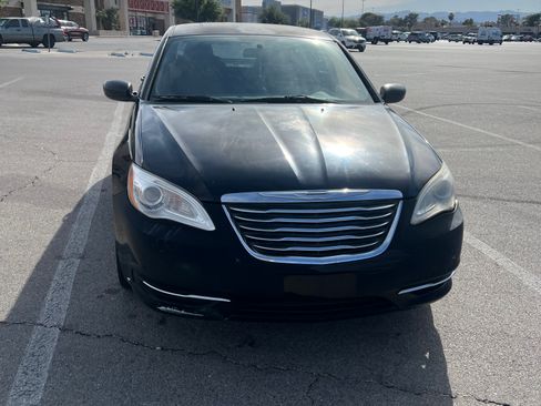 Used 2013 Chrysler 200 LX FWD image 4