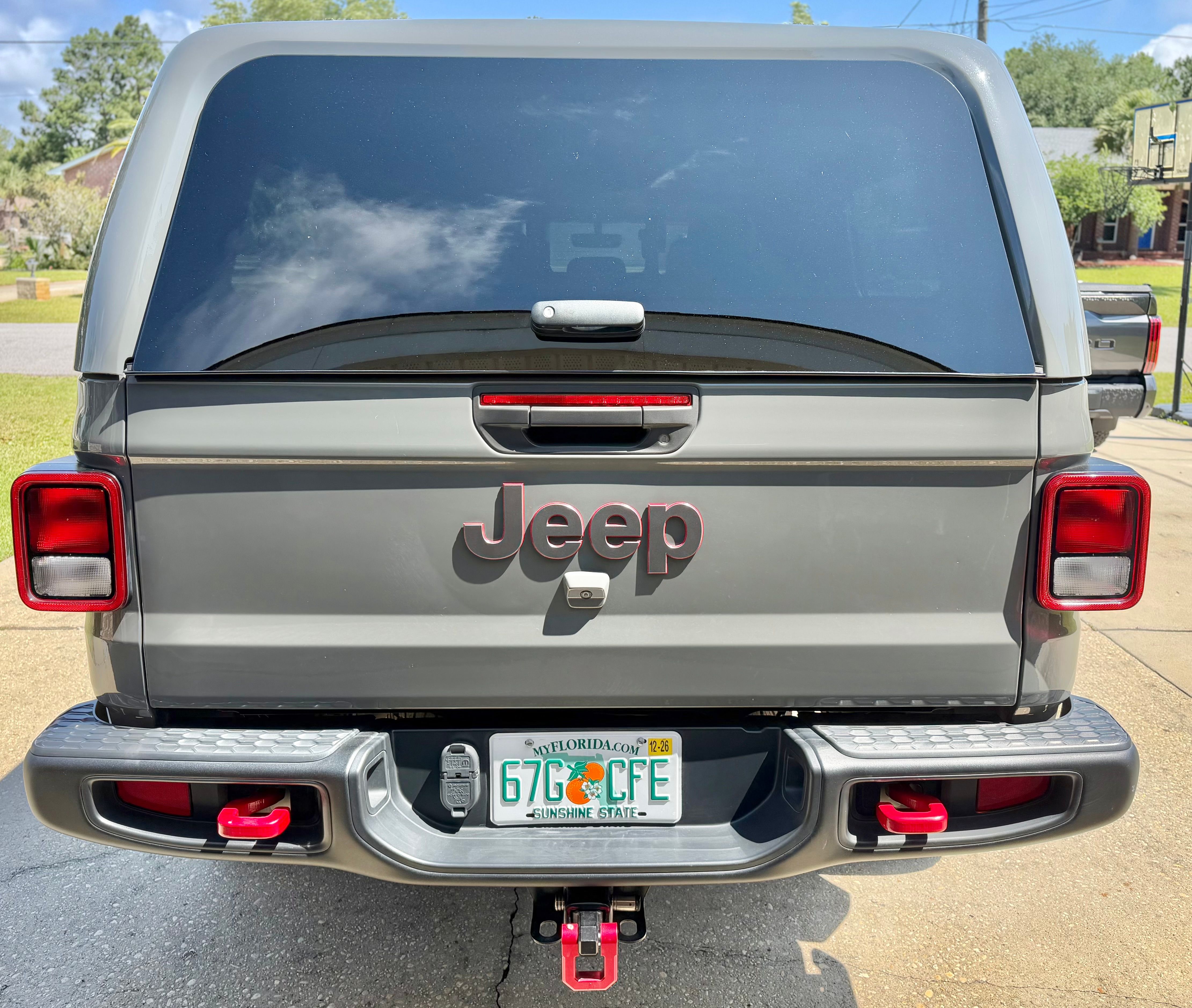 Used 2023 Jeep Gladiator Rubicon w/ Trailer Tow Package AWD/4WD image 6