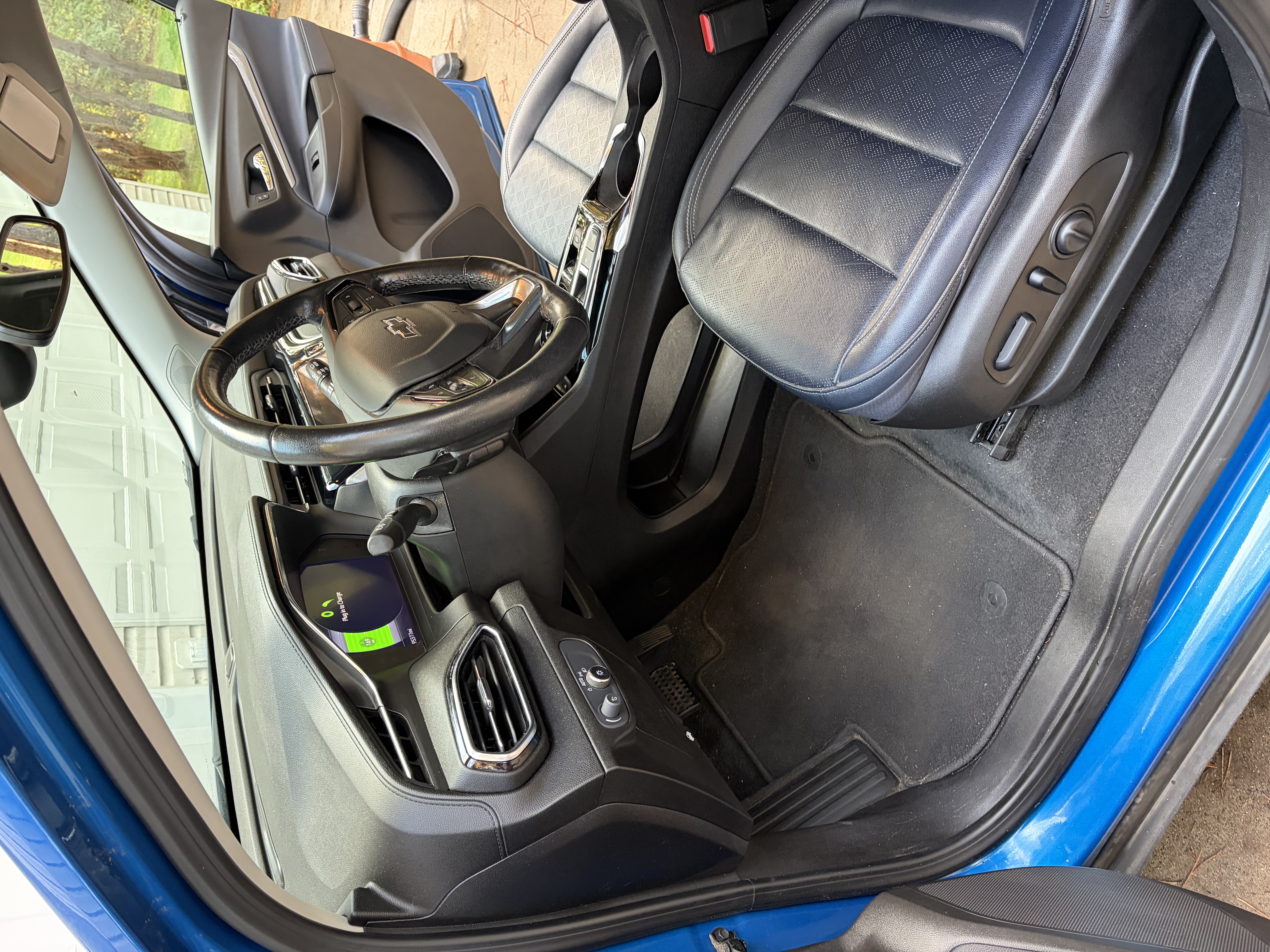 Used 2022 Chevrolet Bolt EUV LT w/ Convenience Package FWD image 6