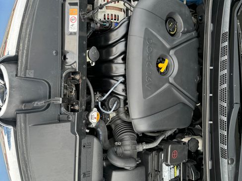 Used 2015 Hyundai Elantra SE w/ Option Group 03 image 15