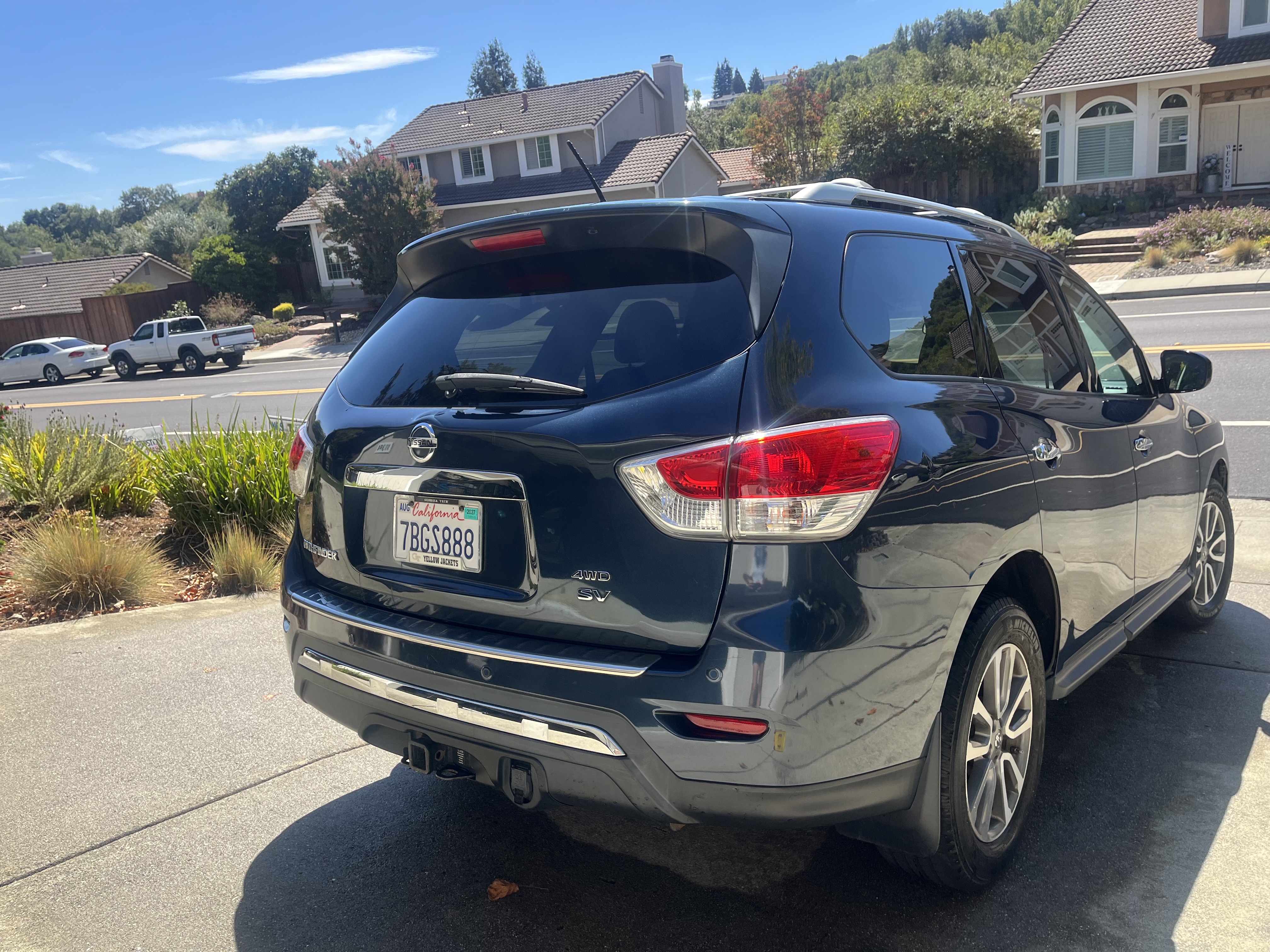 Used 2013 Nissan Pathfinder SV AWD/4WD image 8