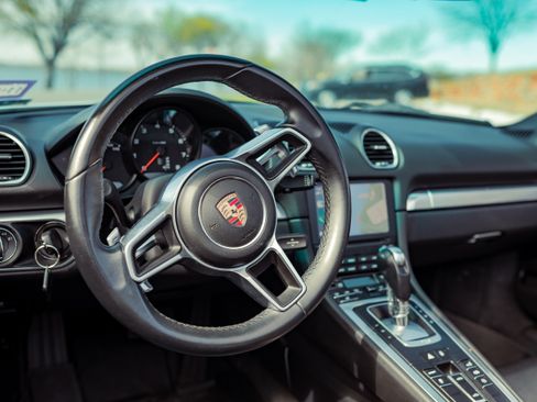 Used 2019 Porsche 718 Boxster image 15