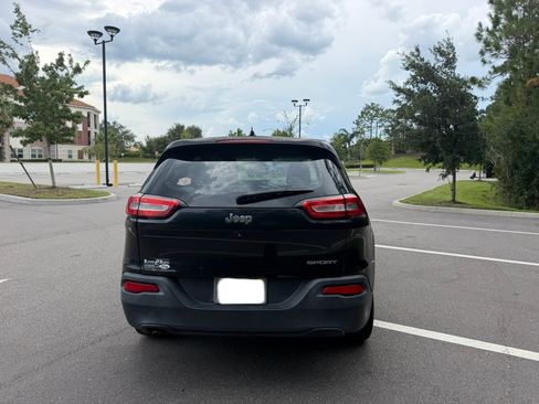 Used 2014 Jeep Cherokee Sport FWD image 5