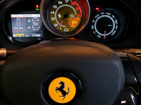 Used 2012 Ferrari California image 6