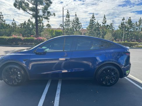 Used 2023 Tesla Model Y Long Range AWD/4WD image 6