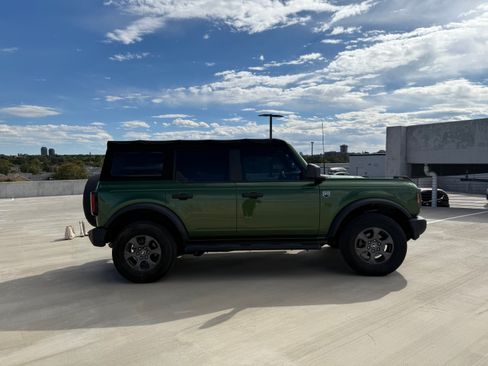 Used 2022 Ford Bronco Big Bend image 2