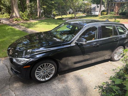 Used 2014 BMW 328i xDrive Wagon AWD/4WD image 1
