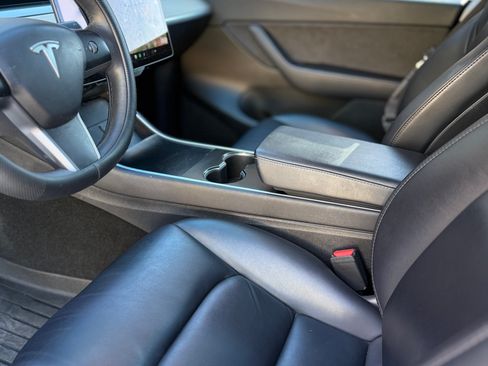 Used 2021 Tesla Model Y 2WD image 6