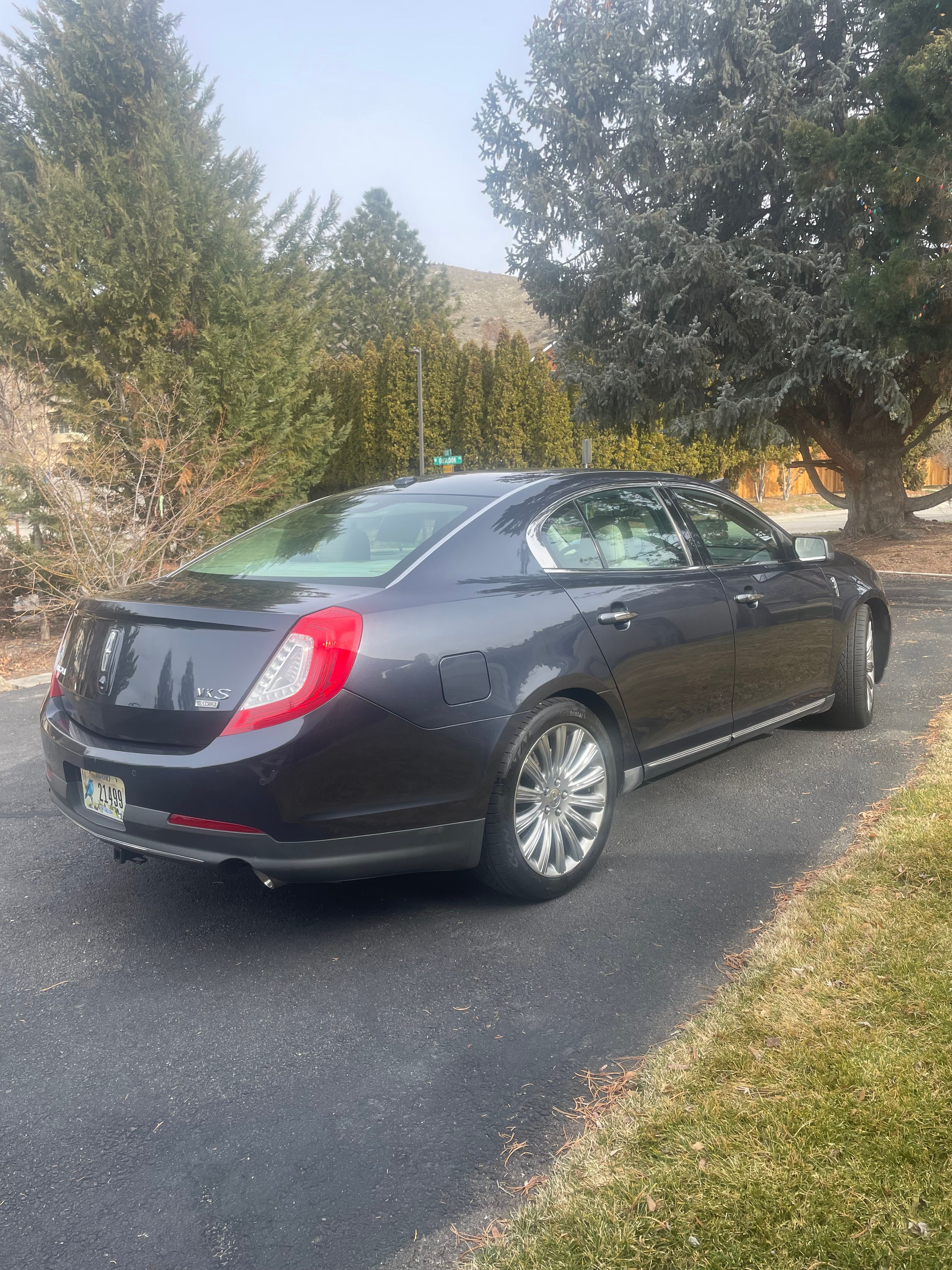 Used 2014 Lincoln MKS AWD w/ Equipment Group 101A image 4