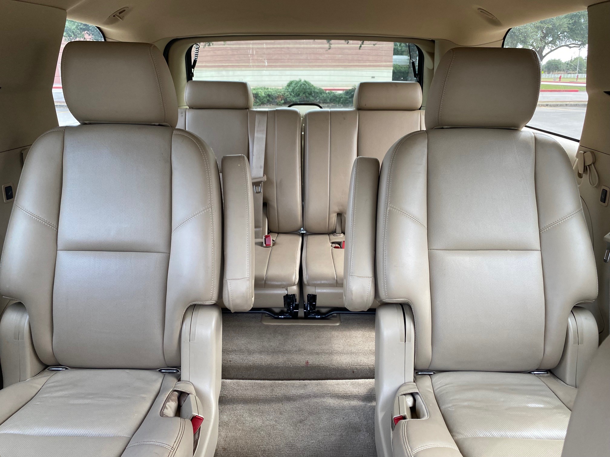 Used 2011 GMC Yukon Denali RWD image 10