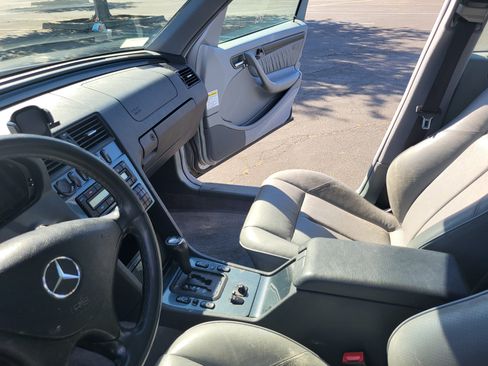 Used 2000 Mercedes-Benz C 280 Sedan image 24