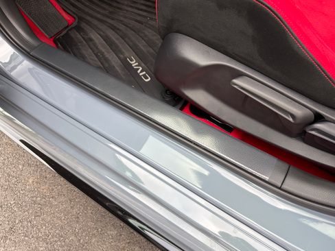 Used 2025 Honda Civic Type R image 10